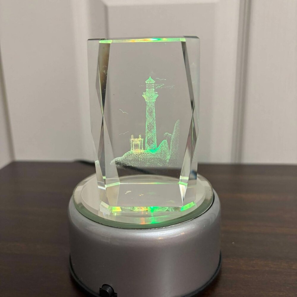 Etched 3D Vintage Beveled Crystal Lighthouse Collectible